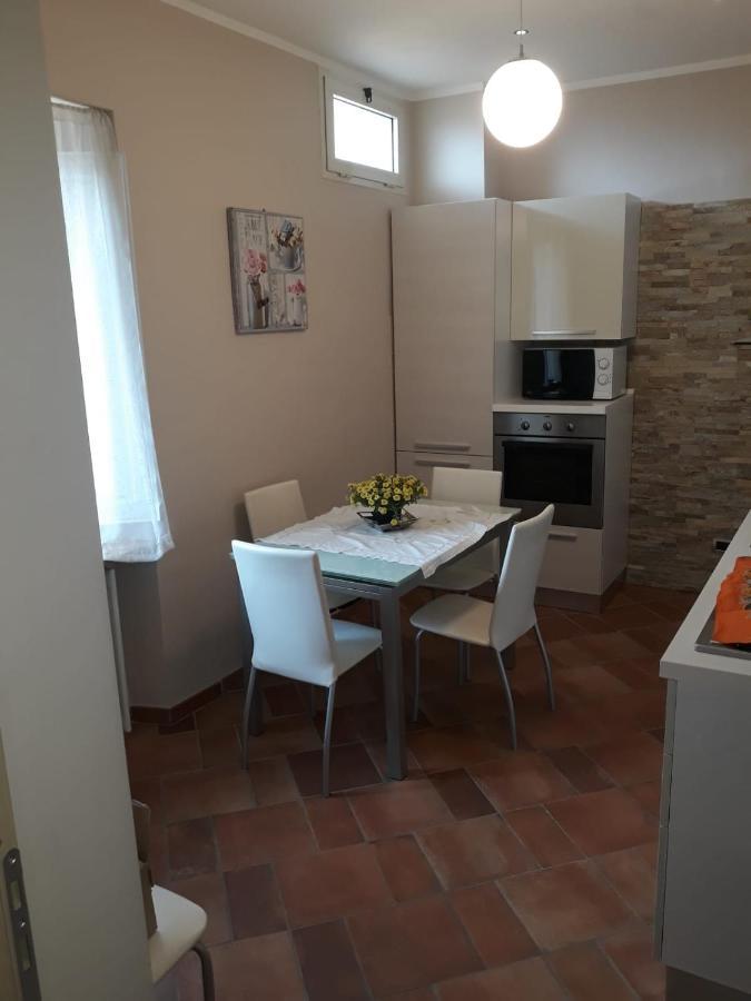 Antico Vicolo-Appartamento Martina Vercelli Bagian luar foto